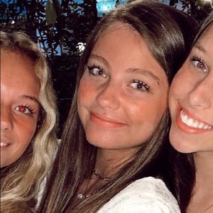 Meet your Posher, Bella